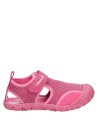 Sandalia infantil rosada para niña, estilo casual, ideal para actividades urbanas.