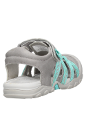 Sandalia para niña en gris, confeccionada en material sintético, perfecta para un look versátil.