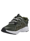 Zapatilla verde para niño, diseño versátil, ideal para salir a caminar o jugar en la ciudad.