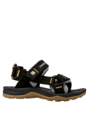 Sandalia infantil negra casual para niño, ideal para actividades al aire libre.