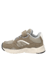 Zapatillas casuales beige para niño, diseño versátil, perfectas para aventuras diarias en la ciudad.
