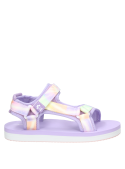 Sandalia urbana lila para niña, estilo casual, ideal para actividades diarias.