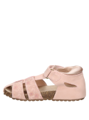 Calzado casual rosado para niña, material sintético, perfecto para actividades al aire libre.