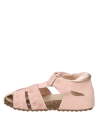 Calzado casual rosado para niña, material sintético, perfecto para actividades al aire libre.