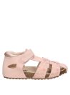 Sandalia infantil rosada para niña, estilo casual, ideal para paseos urbanos.