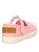 Calzado para niña en color rosado, estilo casual, ideal para aventuras cotidianas.
