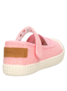 Calzado para niña en color rosado, estilo casual, ideal para aventuras cotidianas.