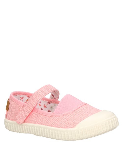 Calzado de niña en color rosado, mezcla textil, estilo urbano y funcional para aventuras diarias.