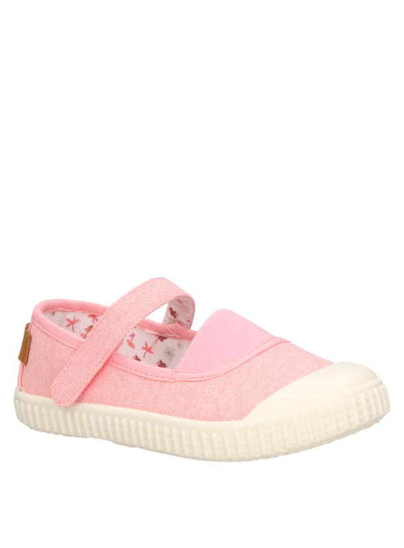 Calzado de niña en color rosado, mezcla textil, estilo urbano y funcional para aventuras diarias.
