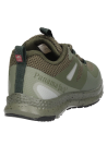 Calzado urbano verde para niño, estilo casual, recomendado para combinaciones con jeans.