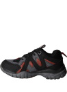 Zapatilla urbana negra casual para niño, ideal para actividades diarias y exploración al aire libre.