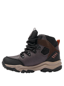 Botines para niño en color café, diseño robusto para actividades al aire libre.