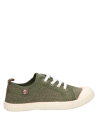 Zapatillas para niño en color verde, perfectas para exploraciones urbanas.