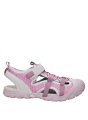 Sandalia rosa casual para niña, ideal para actividades al aire libre, diseño cómodo y funcional.