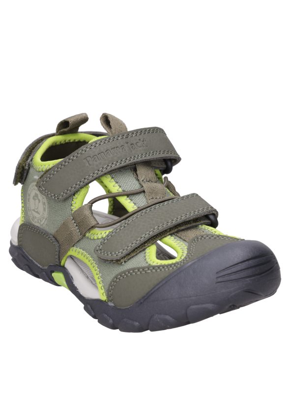 Sandalias verdes casuales para niño, ideales para actividades al aire libre.