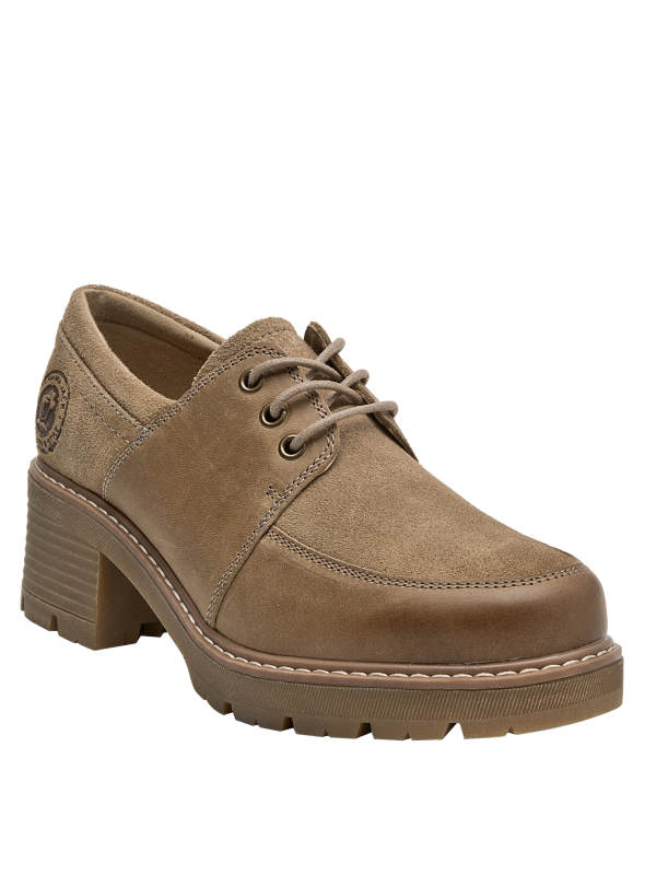 Zapatos taupe de mujer, estilo urban outdoor, cómodos para paseos y actividades cotidianas.