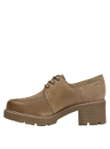 Calzado de cuero taupe para mujer, con tacón bloque, adecuado para looks informales.
