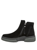 Calzado de mujer negro, estilo natural, ideal para aventuras urbanas y casuales.