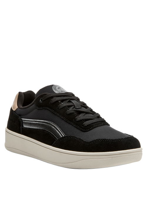 Zapatilla negra para mujer, punta redonda, combina con jeans y camiseta para un look versátil.