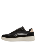 Zapatilla de textil negro para mujer, diseño plano con detalles en gris.