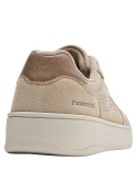 Calzado textil beige para mujer, diseño cómodo, perfecto para el uso diario.