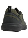 Calzado outdoor verde para hombre, diseño funcional, perfecto para explorar la naturaleza.