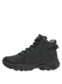 botines negros para hombre con diseño robusto, perfectos para exploraciones y aventuras diarias.