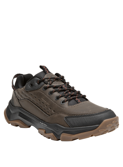 Zapatillas de aventura hombre color moro, con taco plano para estabilidad en terrenos variados.