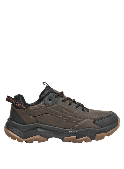 Zapatillas de aventura hombre color moro, con taco plano para estabilidad en terrenos variados.