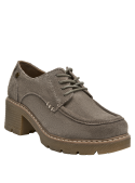 Zapato de cuero taupe para mujer, con taco bloque, ideal para vestir con jeans o vestido.