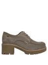 Zapato de mujer taupe, diseño casual, recomendado para paseos y actividades diarias.