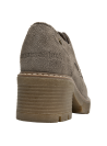 Calzado cómodo taupe de mujer, estilo casual, perfecto para exploraciones urbanas.