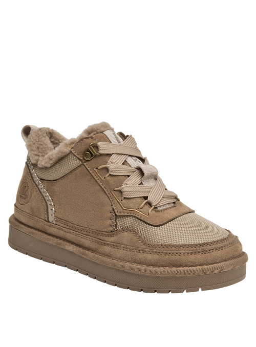 Zapatillas de mujer en color beige, taco plano de 2.5 cm, adecuadas para un look urbano y relajado.