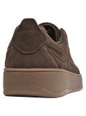 Zapatillas de cuero moro para hombre, ideales para el día a día.