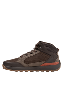 Calzado versátil café sintético para hombre, perfecto para un look casual y funcional.