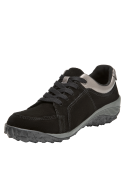 Zapato negro de cuero para mujer, estilo casual, ideal para actividades al aire libre.