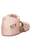 Sandalia infantil rosada para niña, estilo casual, ideal para paseos y juegos.