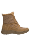Botín textil camel para mujer, combina con jeans y chaqueta de cuero, estilo natural y audaz.