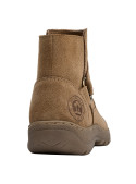 Botín mujer color camel, diseño casual en cuero, perfecto para combinar con jeans y suéteres.