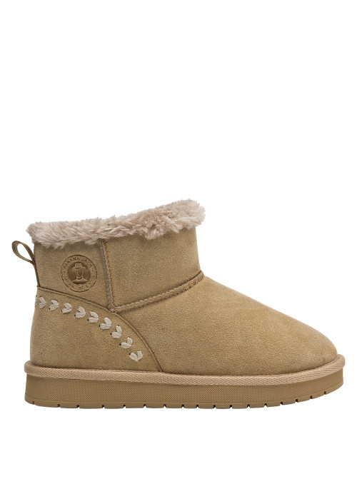 Pantufla casual camel para mujer, diseño natural, perfecta para disfrutar en casa o en momentos de descanso.