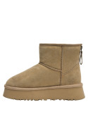 Calzado casual para mujer en color camel, con forro de chiporro para mayor calidez.