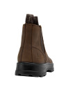 Botín masculino Panama Jack en cuero café, diseño clásico, perfecto para looks casuales y refinados.