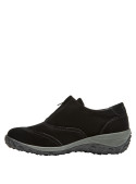 Calzado de cuero negro para mujer, textura suave, ideal para combinar con ropa fresca.