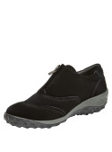 Zapatilla de cuero negra para mujer, estilo casual, ideal para exploración urbana.