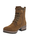 Botín de cuero camel para mujer, estilo casual, ideal para actividades urbanas.