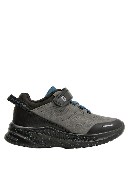 Zapatilla sintética gris, combina con pantalones cortos y camisetas para un look casual.