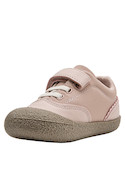 Zapatilla rosada casual para niña, material sintético, ideal para actividades diarias y comodidad.