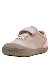 Zapatilla rosada casual para niña, material sintético, ideal para actividades diarias y comodidad.