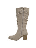 Vista lateral de las botas taupe de cuero, diseño ligero y textura rústica ideal para el día a día.