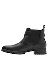 Botín negro con correa lateral, perfecto para un look audaz y cómodo.